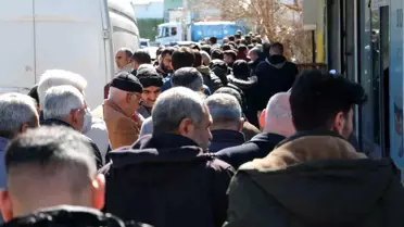 Diyarbakır'da APP Plaka Değişimi İçin Uzun Kuyruklar