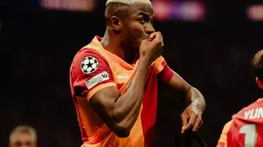 Galatasaray taraftarından Victor Osimhen'e özel koreografi