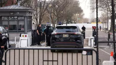 ABD'de Beyaz Saray'ın yakınlarındaki barikata çarpan minibüsün sürücüsü gözaltına alındı