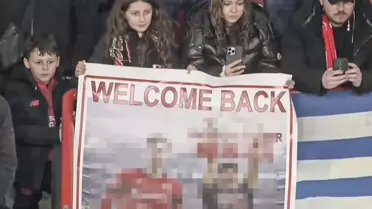 Maçtan önce ''Hoş geldin'' diye pankart açtıkları adam, 89. dakikada hepsini üzdü