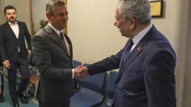CHP Genel Başkanı Özel, eski TBMM Başkanı Arınç'ı ziyaret etti