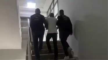 Hırsız Kuyumcuda Yakalandı