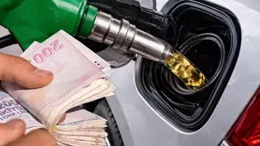 Kimse beklemiyordu! Akaryakıta çifte indirim geldi, tamamı pompaya yansımadı