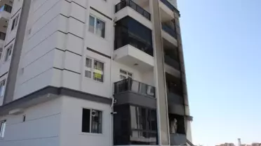 Aksaray'da Yangın: 10 Kişi Dumandan Etkilendi