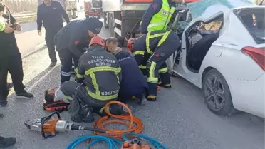 Çorum'da TIR'a Çarpan Sürücü Yaralandı