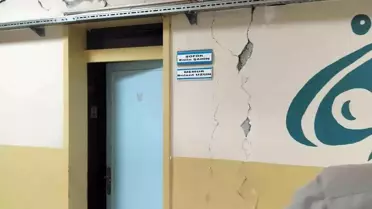 Tokat'ta Deprem Okulda Çatlaklara Neden Oldu