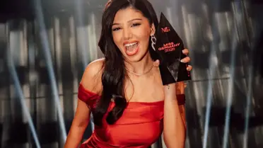 Almanya güzellik kraliçesi Suriyeli Twitch yayıncısı Dua Faris oldu