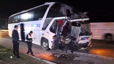 Amasya'da Otobüs ile Tır Çarpıştı: 11 Yaralı