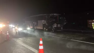 Ankara'da yolcu otobüsü tıra çarptı: 1 ölü, 15 yaralı