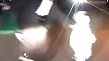 İzmir'de Otomobilin Önüne Fırlayan Çocuk Kurtarıldı