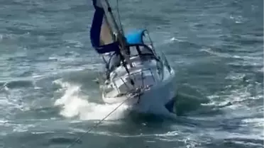 Çanakkale'de Yelkenli Tekne Kurtarıldı
