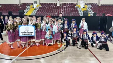 Isparta'da halk oyunları miniklerin şampiyonu Sevim Örnek İlkokulu