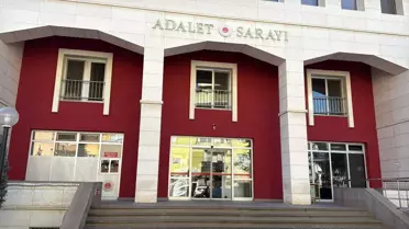 Atatürk'e Hakaretten Öğretmen Tutuklandı