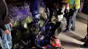 Mersin'de Motosiklet ve Otomobil Çarpıştı: 2 Yaralı