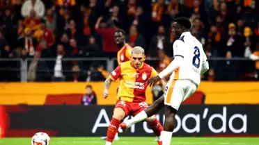 Galatasaray - Başakşehir Maçı Golsüz Başladı
