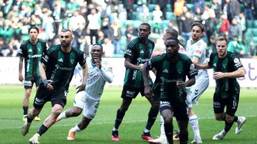Kocaelispor - Konyaspor: İlk Yarı Golsüz Beraberlik