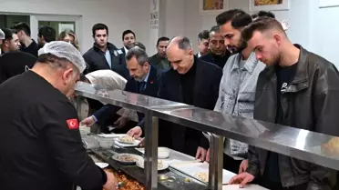 Vali Özkan, Öğrencilerle İftar Programında Bir Araya Geldi