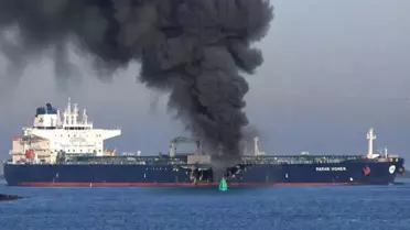 Bu kez adres Hürmüz değil! Yunan bandıralı tankeri vurdular