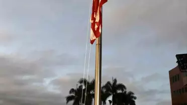 7 yıl sonra bir ilk! ABD bayrağı yeniden göndere çekildi