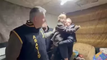 Esaretten kurtarılan çocuk 7 yıl sonra annesiyle kavuştu ama gerçeği bilmiyor! Yıllarca bu yalanla büyütmüşler