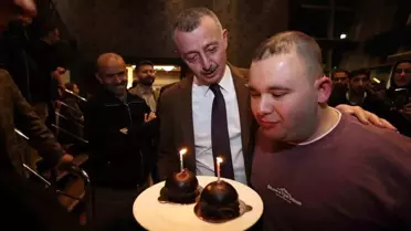 Arif'e iftar sofrasında sürpriz doğum günü