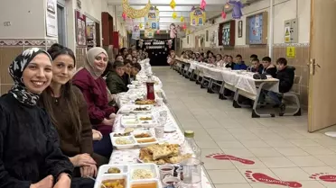 Aydıntepe'de öğretmenler ve öğrenciler iftar sofrasında bir araya geldi