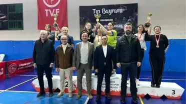 Eskişehir'de Sağlıkçılardan Masa Tenisi Turnuvası