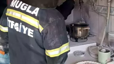 Evde çıkan yangın ev sahibinin müdahalesi ile söndürüldü