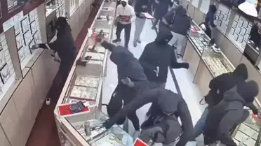 Her şey 1 dakikada oldu! 75 milyon liralık dev soygun kamerada