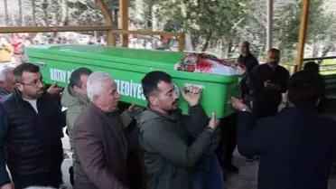 Yürek burkan kazada hamile kadını 5 ay önce evlendiği eşinden ölüm ayırdı