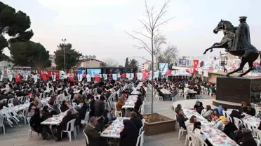 Alaşehir'de yüzlerce kişi iftarda buluştu