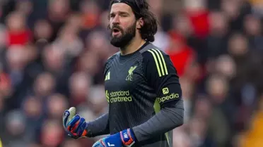 Alisson Liverpool'da kalacak mı? Son kararını verdi