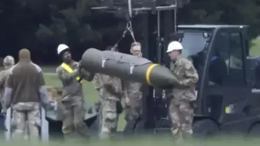 Görüntüler İngiltere'den! İran'ı vuracak füzeler ABD uçaklarına yüklendi