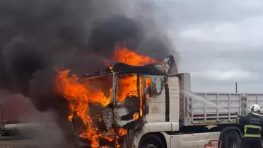 Tekirdağ'da Park Halindeki Tır Yandı