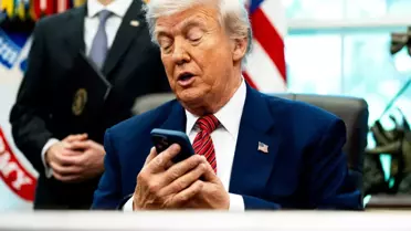 Trump'ın cep telefonu numarası sızdırıldı, Beyaz Saray alarma geçti