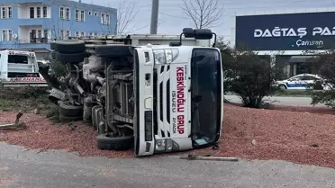 Ambulans Kamyonla Çarpıştı: 1 Ölü, 3 Yaralı