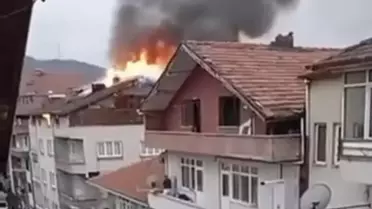 Kozcağız'da 4 Katlı Binada Yangın Çıktı