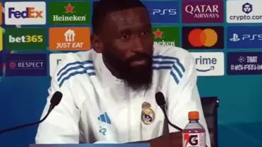 Bir anda yerinden fırladı! Rüdiger'den basın toplantısına damga vuran hareket