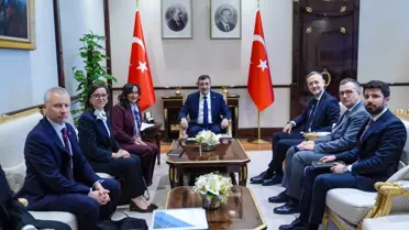 Yılmaz, Kanada Dışişleri Bakanı ile Görüştü