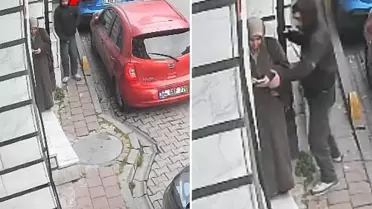 Güpegündüz kaydedilen görüntüye bakın: Kadının yanına sinsice yaklaşıp...