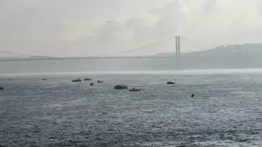 İstanbul Boğazı'nda Gemi Trafiği Askıya Alındı