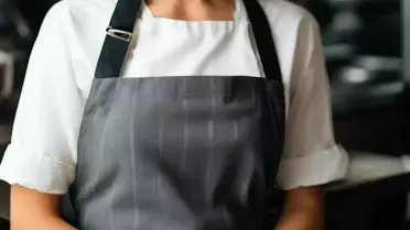 Tartışma yaratan iş ilanı: Yöneticisiyle haşır neşir olabilecek