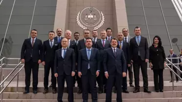 Adalet Bakan Yardımcısı Tuncay, İzmir Adliyesi'ni ziyaret etti