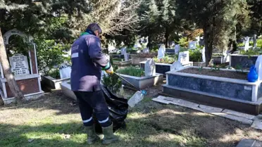 Bursa'da şehitlik ve mezarlıklar bayrama hazır