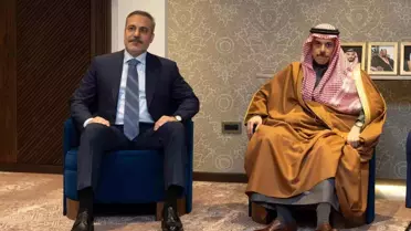 Hakan Fidan Riyad'da Üçlü Zirve