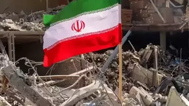 İran: Buşehr Nükleer Santrali'ne füze isabet etti