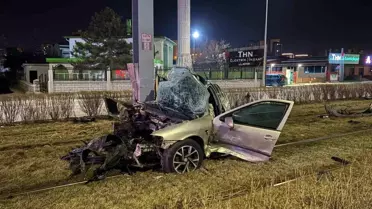 Kayseri'de Kaza: Otomobil Tramvay Yoluna Girdi