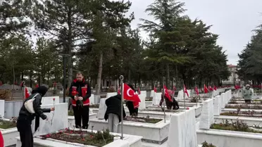 Ankara'da şehitliklerde arife yoğunluğu