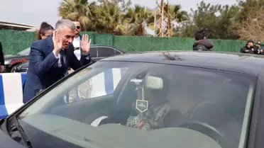 İlçeye bir günde 25 bin araç giriş yaptı, gelenleri kaymakam karşıladı