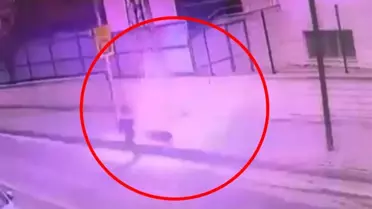 Elektrik direğinden kopan kabloya temas edince akıma kapıldı